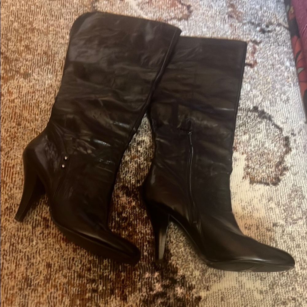 Elegant Black Knee-High Women's Boots